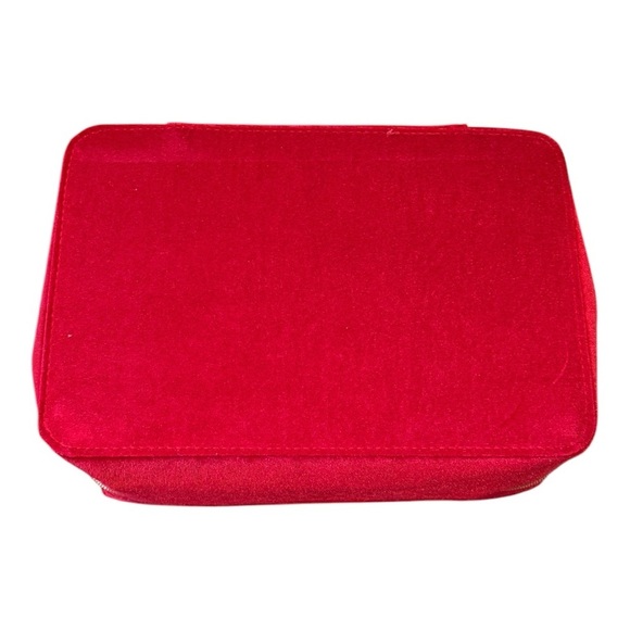 ESTEE LAUDER Red Bow Train Case 2024 NEW - Picture 3 of 5